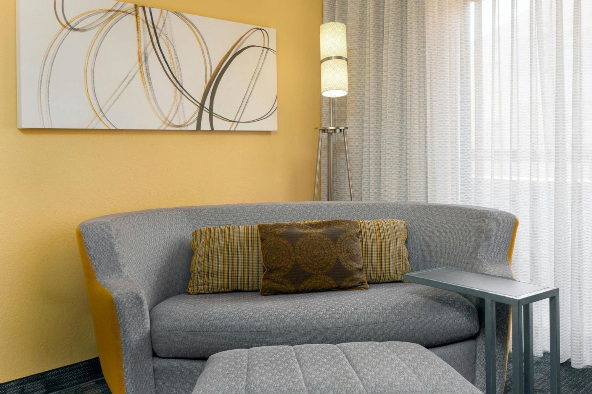 Courtyard By Marriott Airport Oklahoma City