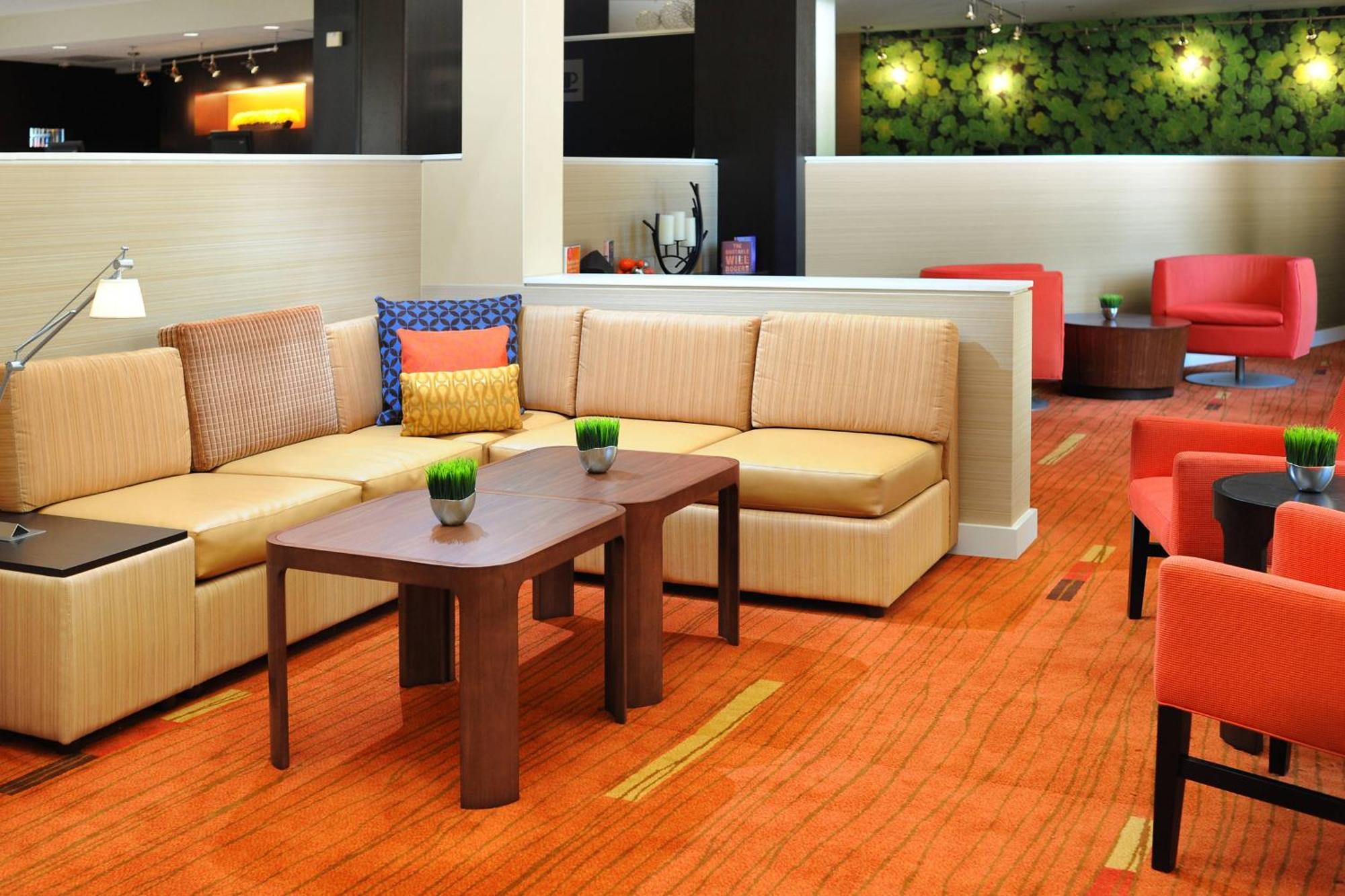Courtyard By Marriott Airport Hotel 3*