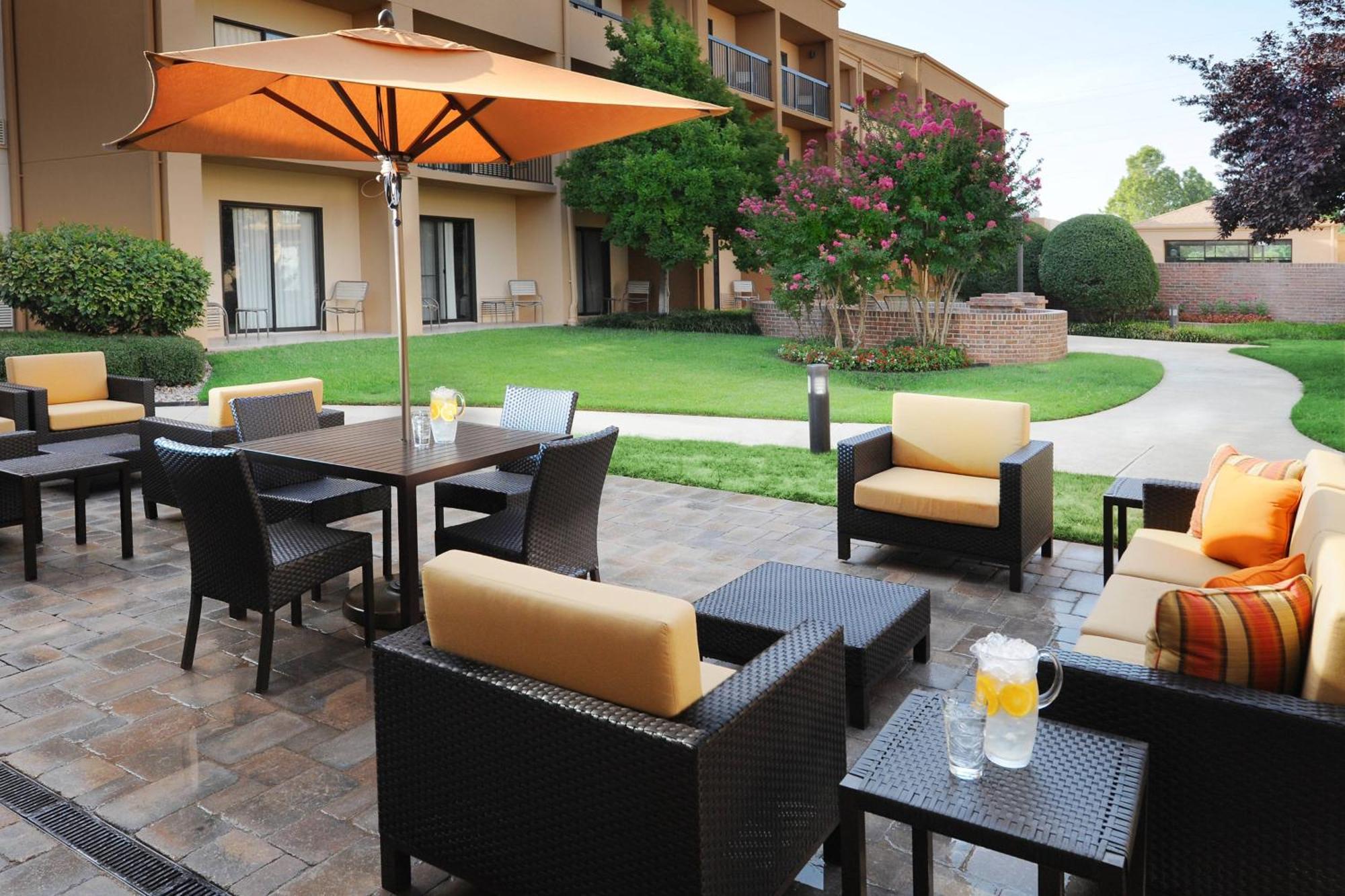 Courtyard By Marriott Airport 3*