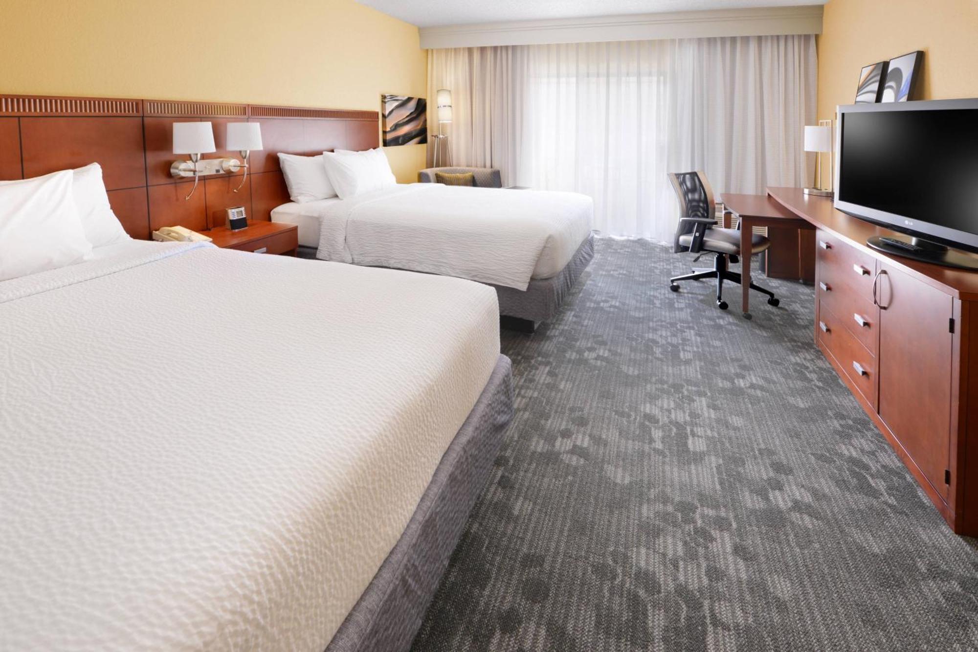 Courtyard By Marriott Airport 3*